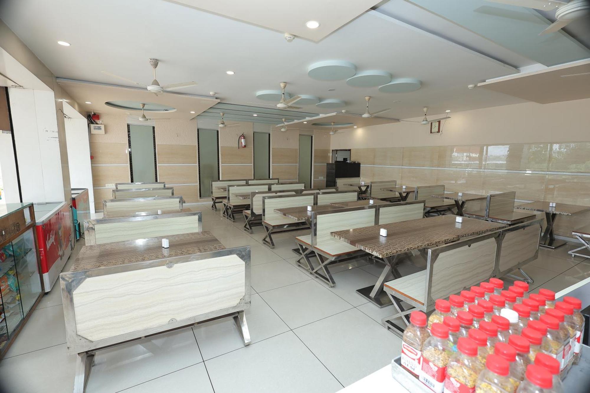 Hotel Horizon & Restaurant สุรัต ภายนอก รูปภาพ
