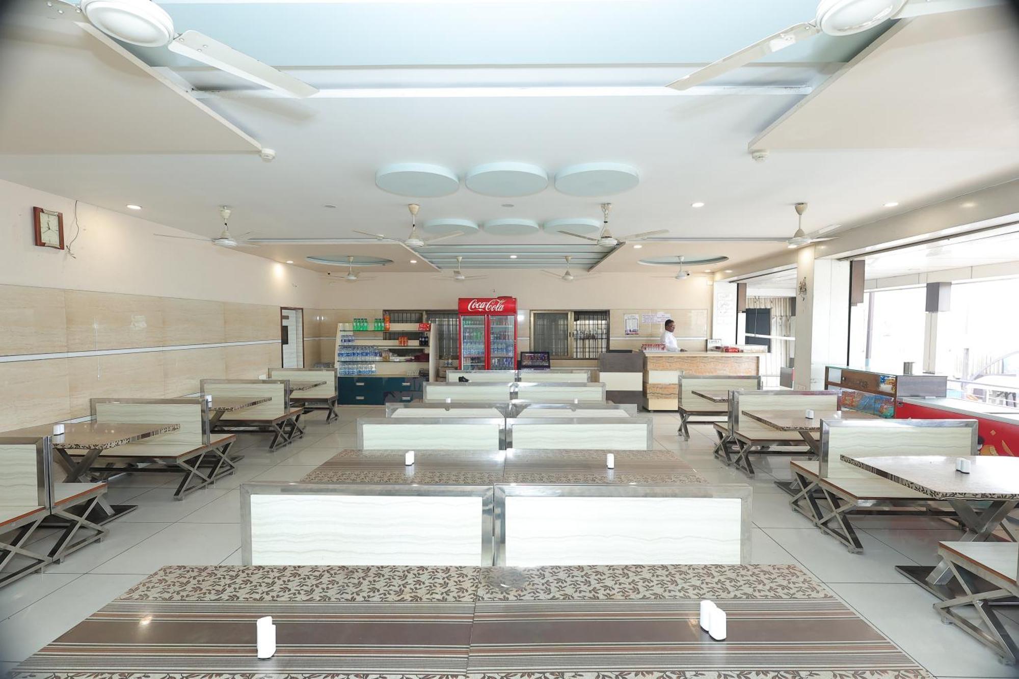 Hotel Horizon & Restaurant สุรัต ภายนอก รูปภาพ