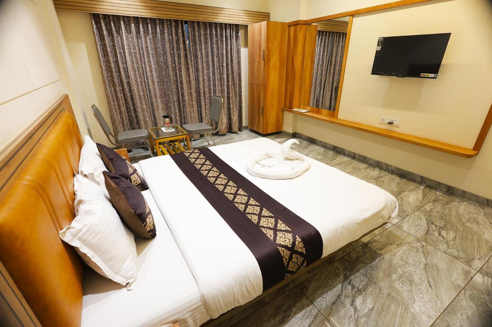 Hotel Horizon & Restaurant สุรัต ภายนอก รูปภาพ